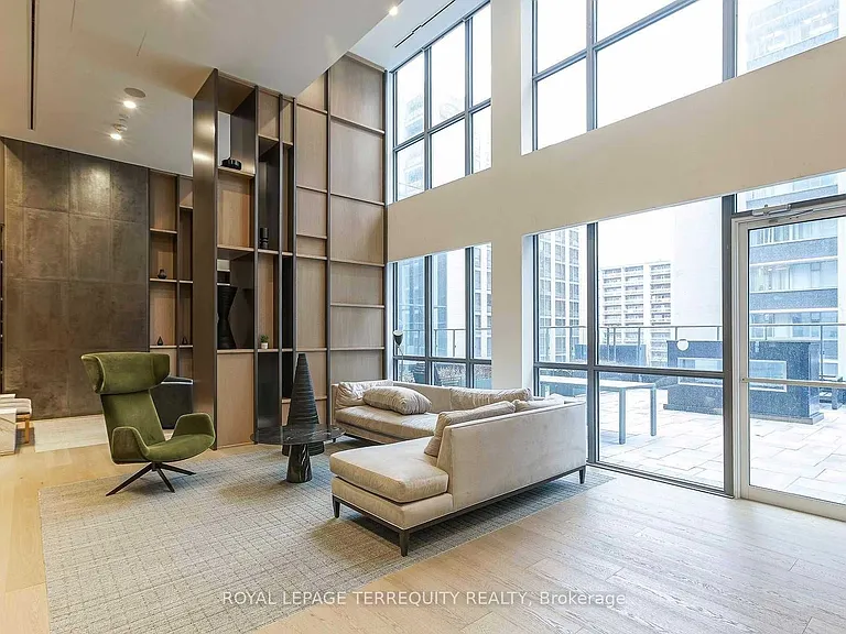 7 Grenville St #3409 — Photo 14