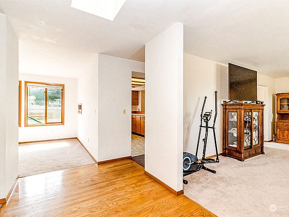 4th image of 13932 80th Street SE