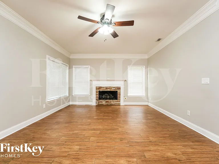 1150 Mount McKinley Dr — Photo 2