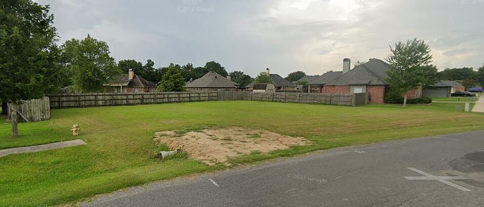 2nd image of 103 Magnolia Knee Dr