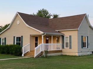 226 N Cordie St, Seymour, MO 65746