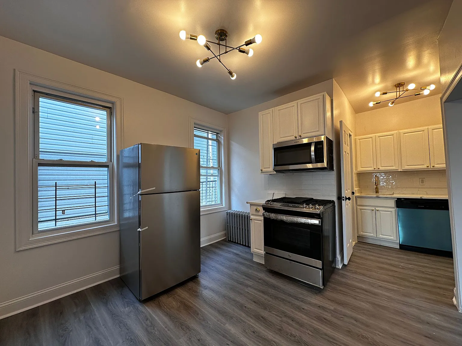 92 Woodlawn Ave — Photo 1