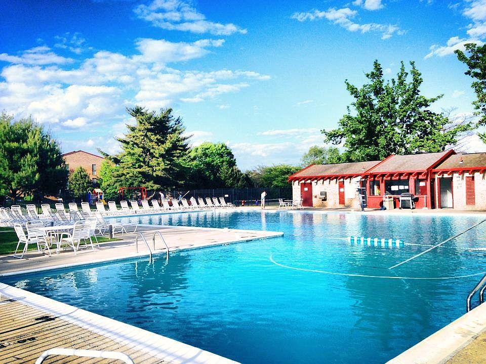 Seasonal Pool!