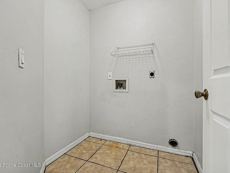1699 Givens Ct NW — Photo 8