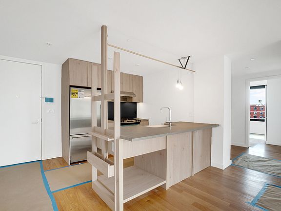 4th image of 54 Noll St #5222
