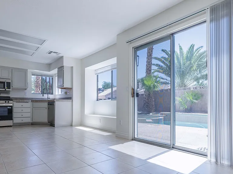 1143 Adelman Dr — Photo 11