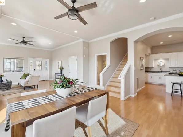 6398 Buena Ventura Ave, Oakland, CA 94605