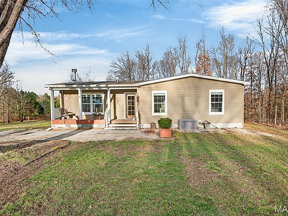 4th image of 23921 Nevada Dr