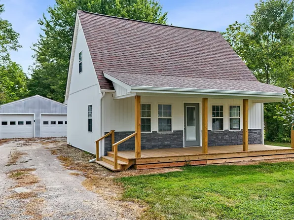 351 S 1st St, Austin, IN 47102