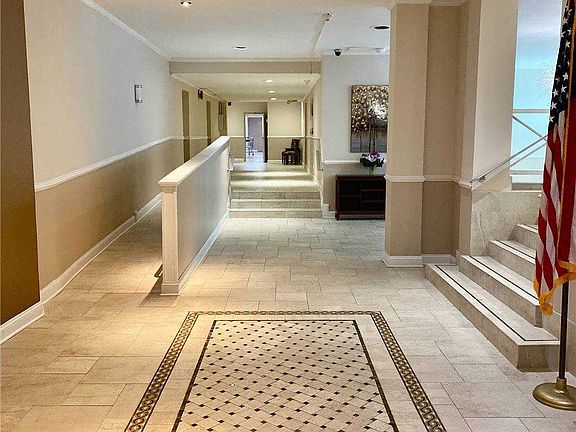 4th image of 100 Lincoln Ave #L1
