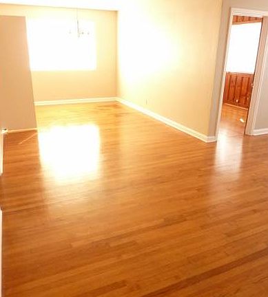 3rd image of 3174 Belden Cir