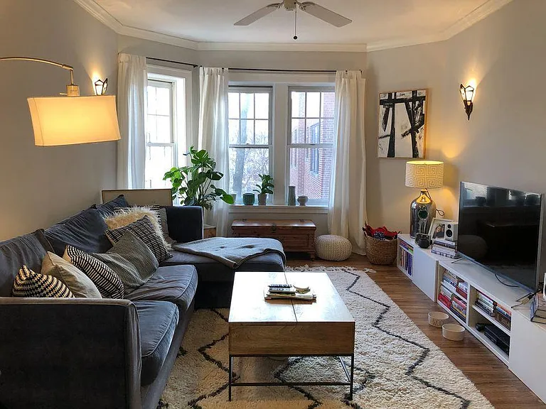 728.5 Hinman Ave #3S — Photo 1