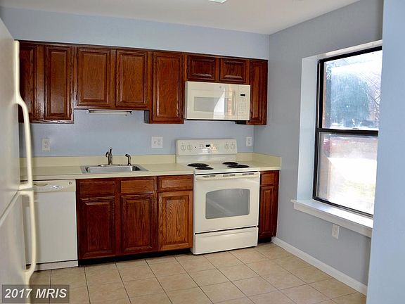 4th image of 41 Dudley Ct #21