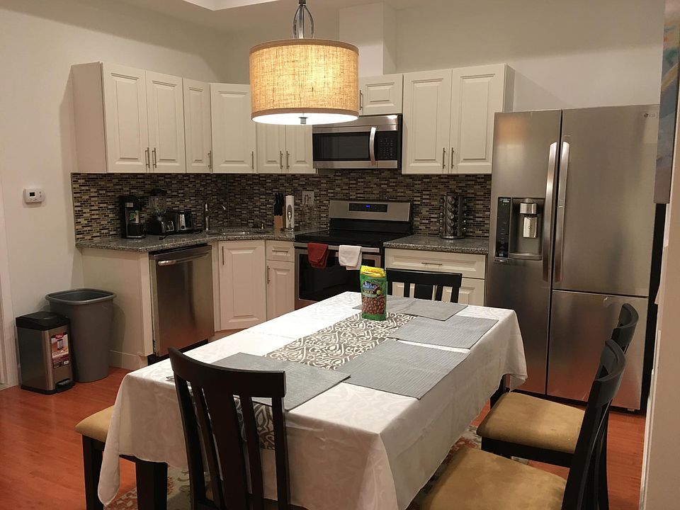 1st image of 1030 Wood St #1R