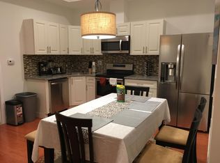 1030 Wood St #1R, Philadelphia, PA 19107