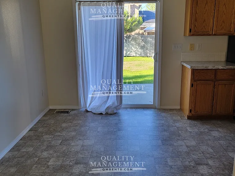 2104 E Olympic Ave — Photo 4