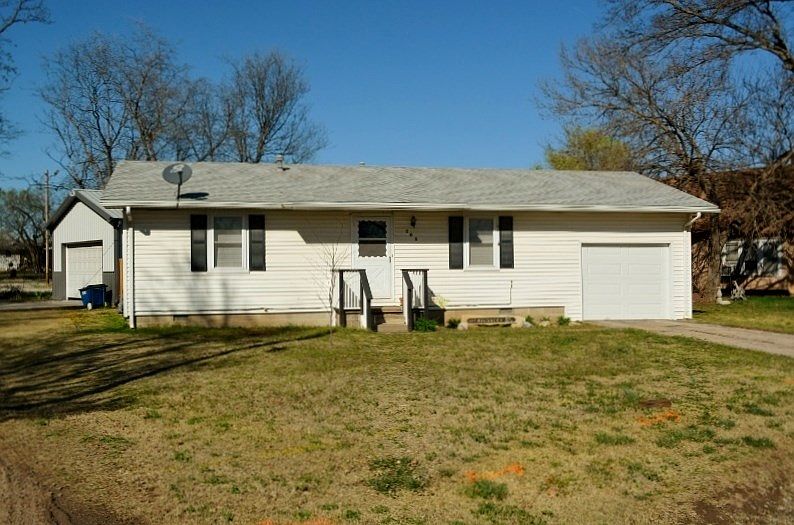 1st image of 209 E Camp St