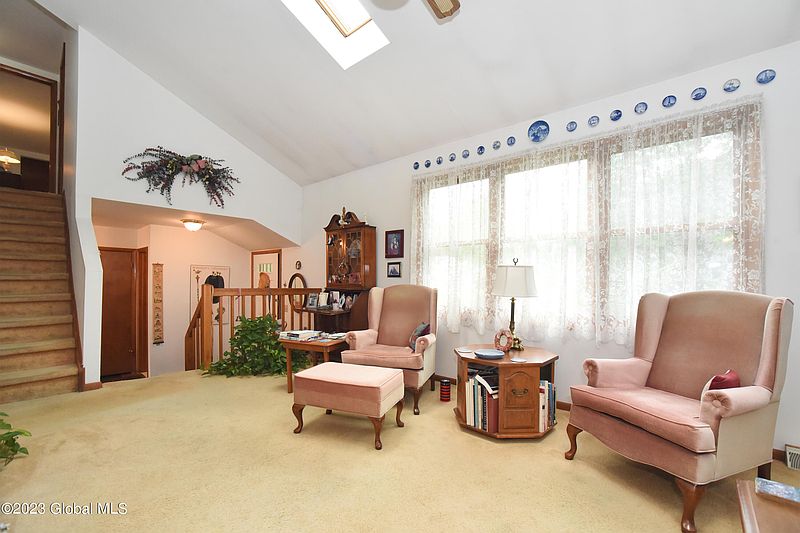 5th image of 15 Murray Drive