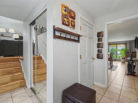 4th image of 42 Leni Ln