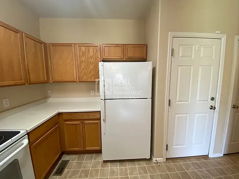 206 Alyssum Dr — Photo 9