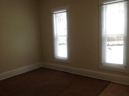 2nd image of 824 Coit Ave NE #2