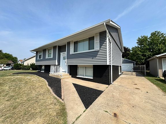 2nd image of 2620 E Guadalupe Cir