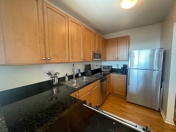 5th image of 400 N Lasalle Dr #2610
