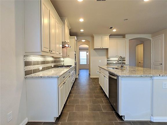 2nd image of 509 Oak Point Dr