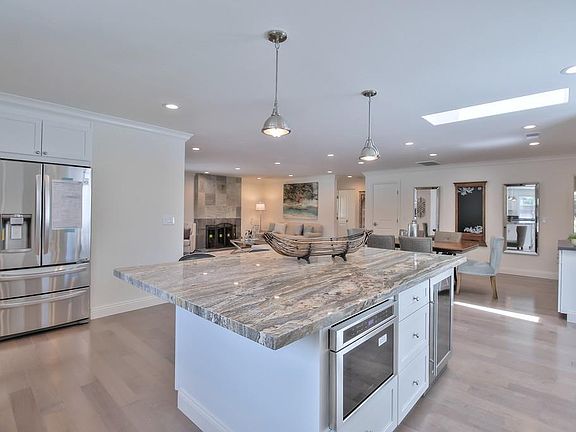 3rd image of 1516 Norman Ave