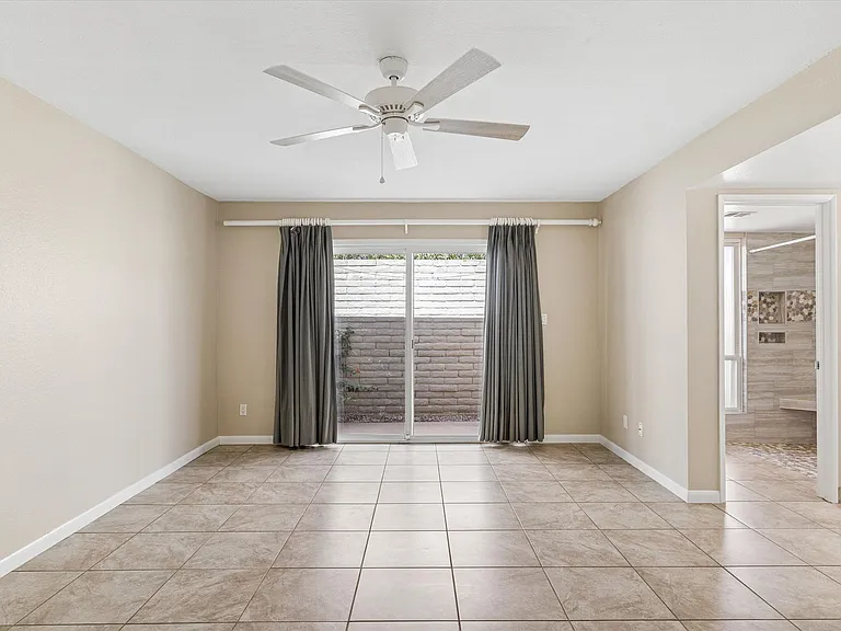 5208 N 78th Way — Photo 14