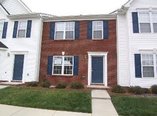 3228 Barons Court Rd, Charlotte, NC 28213