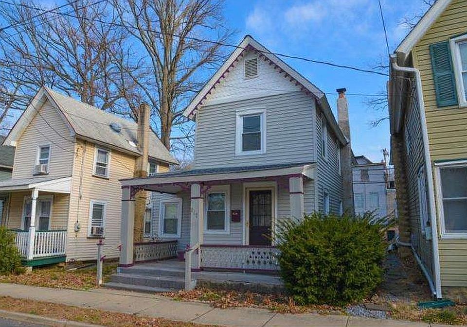 1st image of 217 East Ave