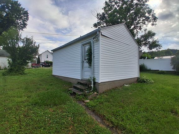 3rd image of 215 Whitehouse St