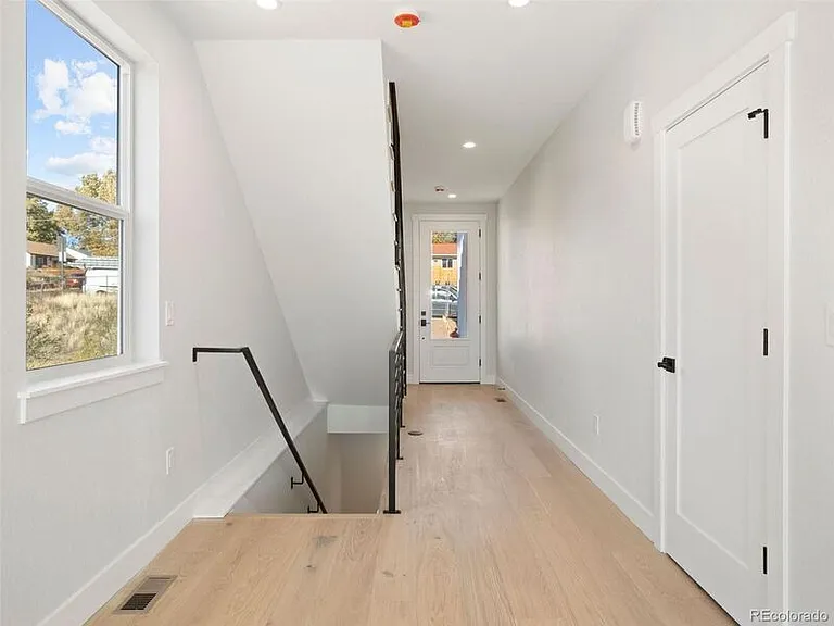 4656 W 9th Ave — Photo 14