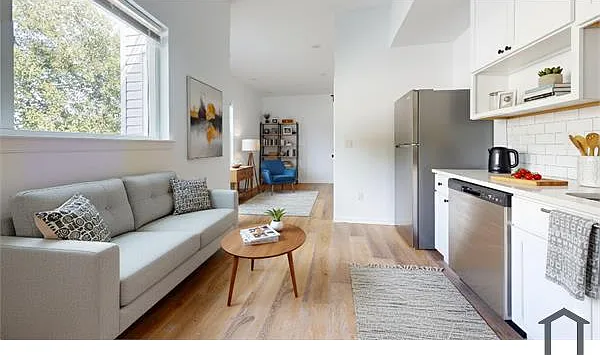 5225 Walnut St #4 — Photo 9