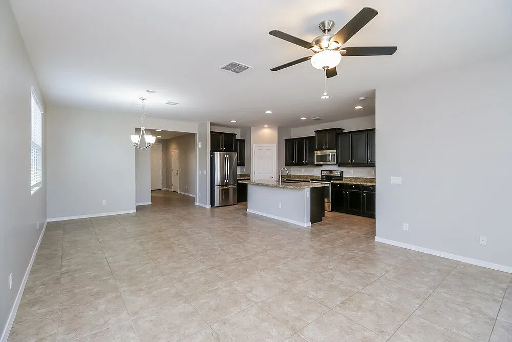 3 bed, 2.0 bath, 1706 sqft, $2,155 — Photo 3