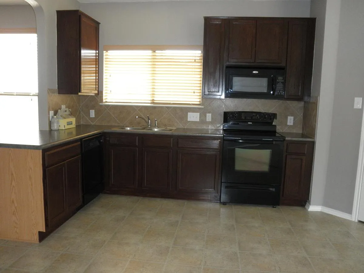207 Lauren Loop — Photo 3