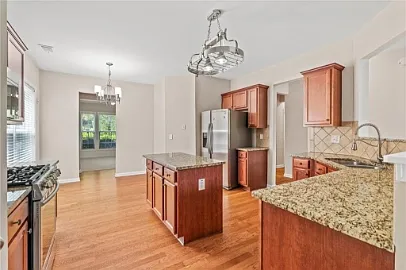 4 bed, 2.5 bath, 2765 sqft, $2,600 — Photo 4