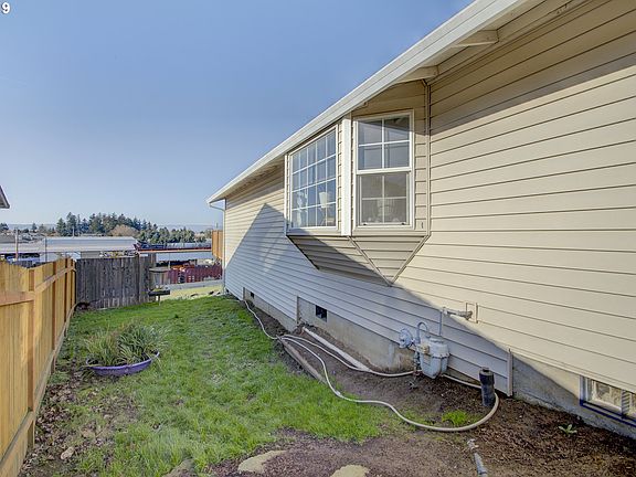 4th image of 3300 Olive St