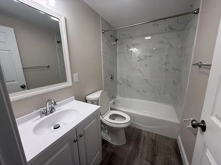 Pondsview Apartments — Photo 132