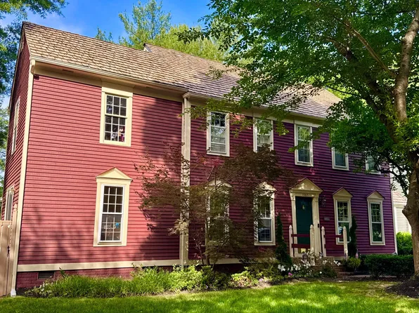 2085 Cobblestone Ln, Reston, VA 20191