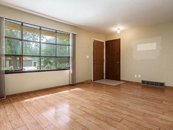 5th image of 3916 Toft St