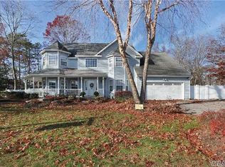 19 Adamson St, Selden, NY 11784