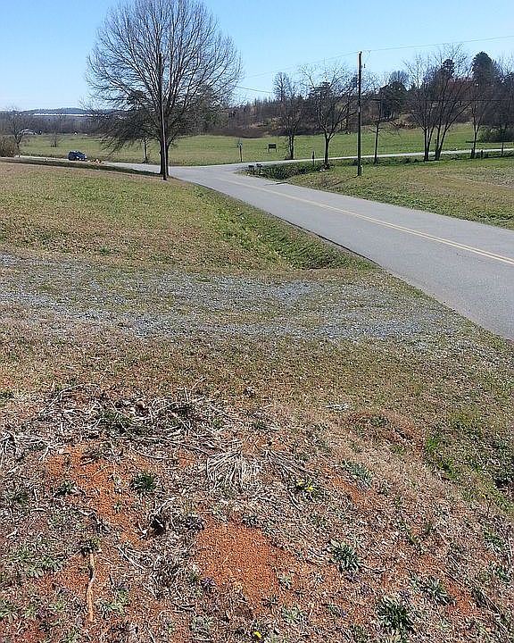 2nd image of 250 Woody Rd