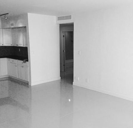 2nd image of 1408 Brickell Bay Dr APT 514