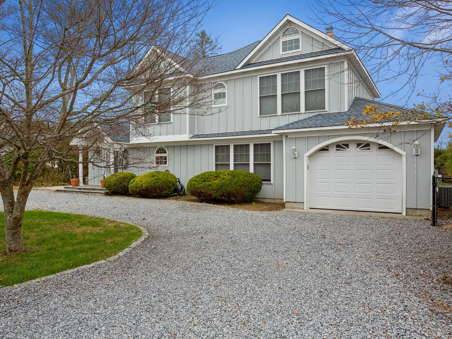 Southampton Exclusive Rental August 21 - LD or extended — Photo 2