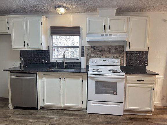 4th image of 240 Hidden Valley Ln