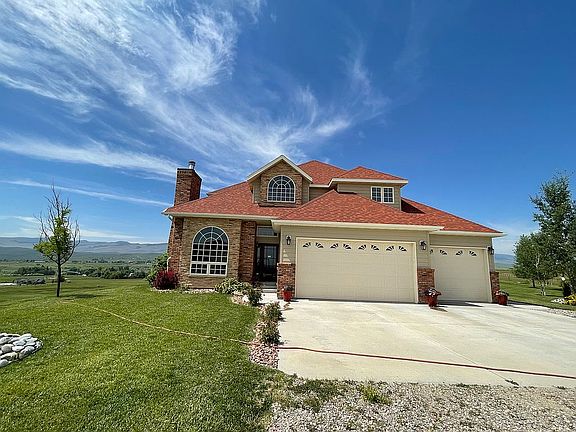 2nd image of 655 Longview Ln
