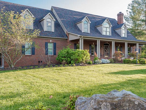 3rd image of 227 Stonehedge St