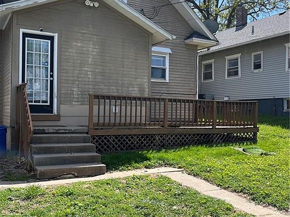 3rd image of 2613 Monterey St